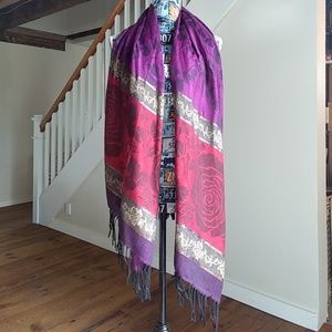 Beautiful fringed scarf